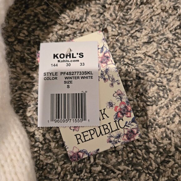 NWT Pink Republic Cropped Hooded Pom Pom Sweater Winter White S - Picture 3 of 6